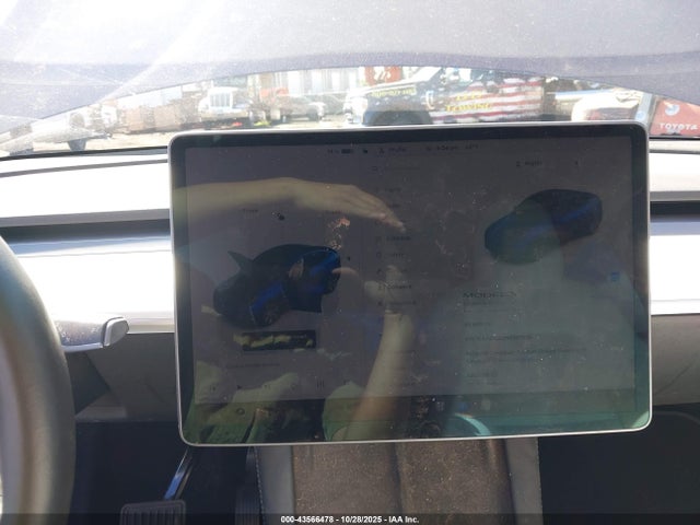 2022 TESLA MODEL Y 7SAYGDEE0NF367308 Photo 6