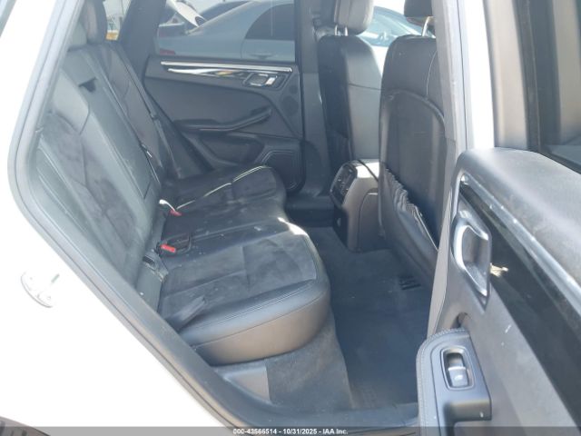 2017 PORSCHE MACAN WP1AA2A55HLB00806 Photo 7