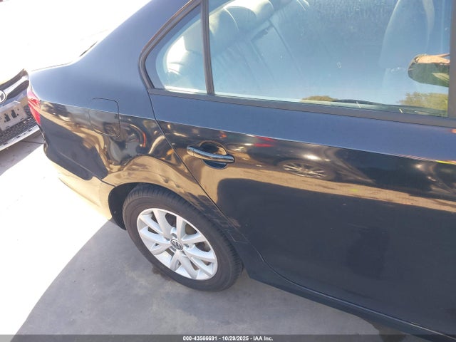 43566691 :رقم المزاد ، 3VWDX7AJXCM357441 vin ، 2012 Volkswagen Jetta 2.5l Se مزاد بيع