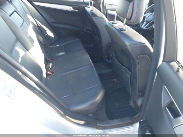 2014 MERCEDES-BENZ C 300 WDDGF8ABXER304473 Photo 7