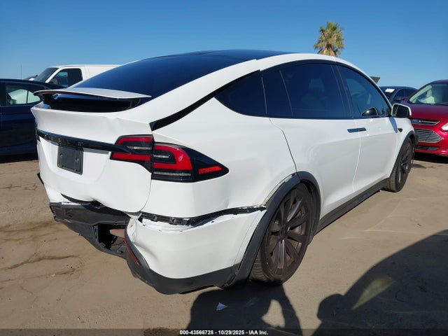 2024 TESLA MODEL X 7SAXCDE59RF436624 Photo 3