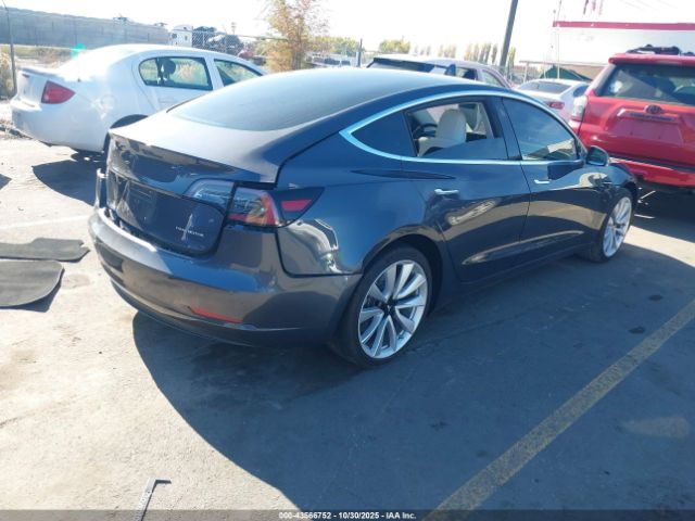 2018 TESLA MODEL 3 5YJ3E1EB5JF100421 Photo 3