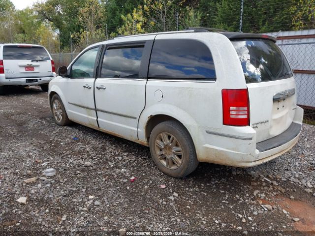 2010 CHRYSLER TOWN & COUNTRY 2A4RR6DX7AR240266 Photo 2
