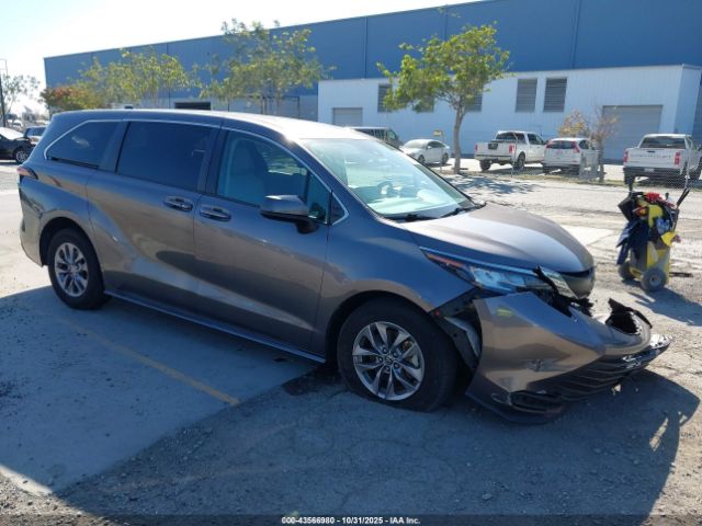 2021 TOYOTA SIENNA 5TDKRKEC9MS027973