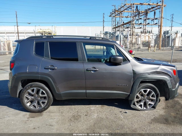 Jeep Renegade Latitude 4x4 2017 ZACCJBBB8HPF10705 Image 12