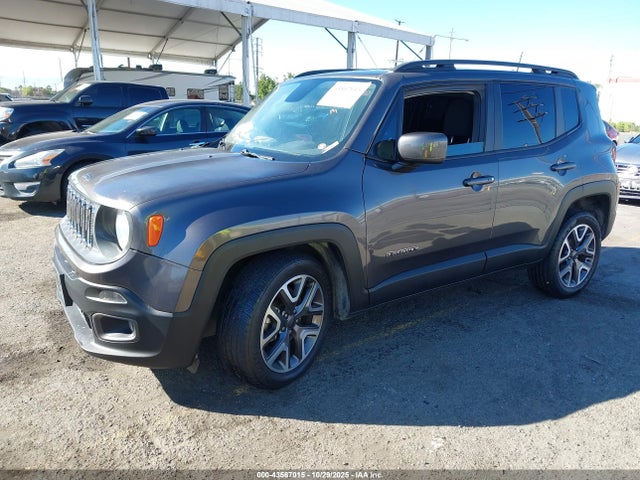 Jeep Renegade Latitude 4x4 2017 ZACCJBBB8HPF10705 Image 2