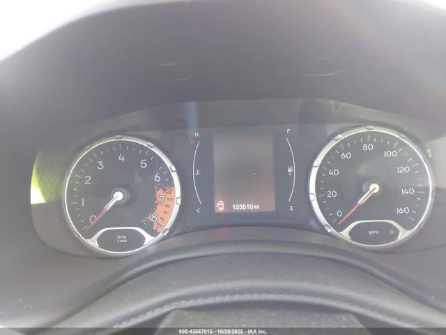 Jeep Renegade Latitude 4x4 2017 ZACCJBBB8HPF10705 Image 7