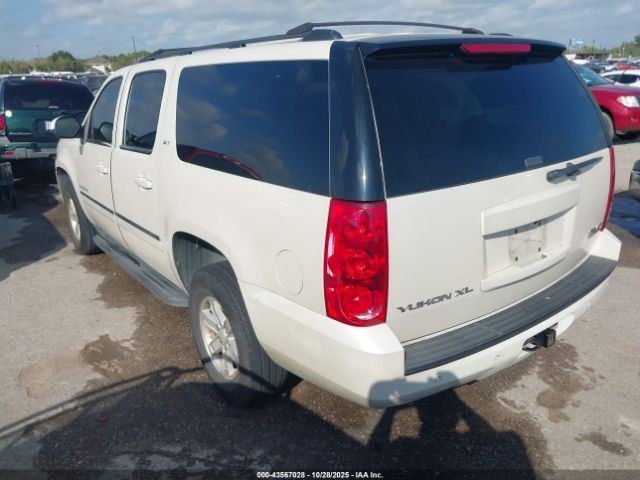 2014 GMC YUKON XL 1500 1GKS1KE06ER105109 Photo 2