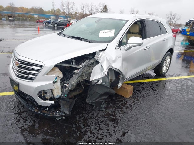 2018 CADILLAC XT5 1GYKNBRS1JZ148224 Photo 1