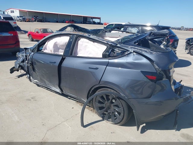 2023 TESLA MODEL Y 7SAYGDEE1PA163262 Photo 2