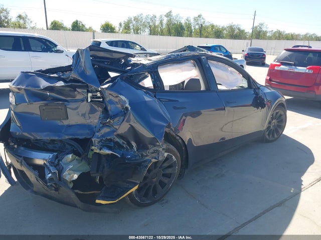 2023 TESLA MODEL Y 7SAYGDEE1PA163262 Photo 3