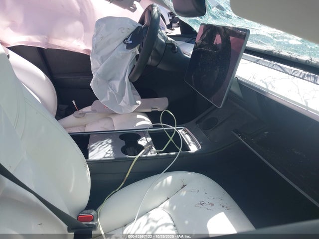 2023 TESLA MODEL Y 7SAYGDEE1PA163262 Photo 4