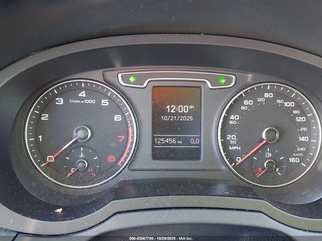 Продажа на аукционе авто 2015 Audi Q3 2.0t Premium Plus, vin: WA1EFCFS0FR000948, номер лота: 43567780