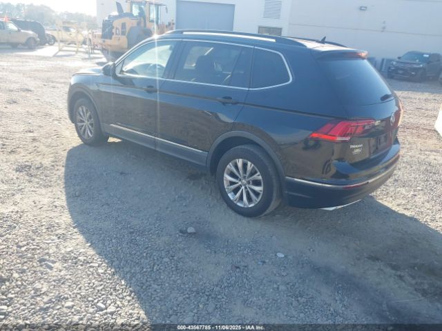 2018 VOLKSWAGEN TIGUAN 3VV3B7AX3JM121276 Photo 2
