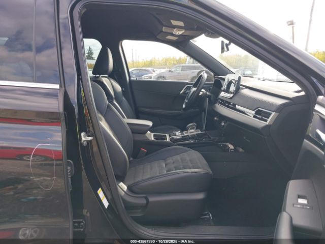 2023 MITSUBISHI OUTLANDER JA4J4UA83PZ040903 Photo 4