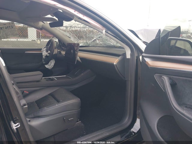 2025 TESLA MODEL Y 7SAYGAEE0SF285203 Photo 4