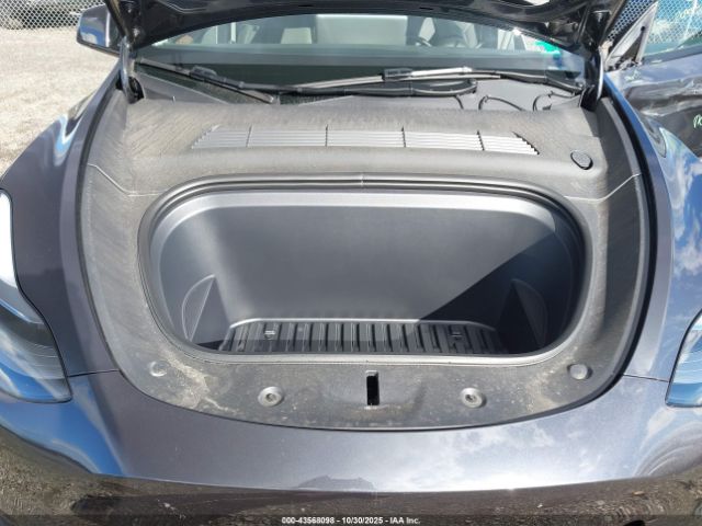 2024 TESLA MODEL Y 7SAYGDEF7RA318053 Photo 9