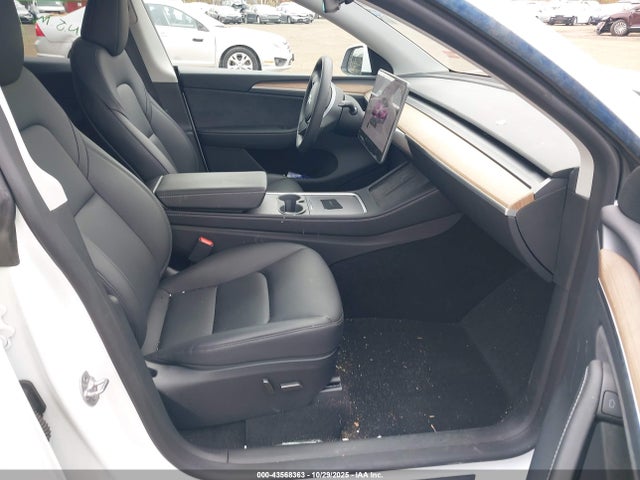 2024 TESLA MODEL Y 7SAYGDEEXRA286691 Photo 4