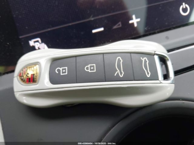 2021 PORSCHE TAYCAN WP0AB2Y11MSA43007 Photo 10