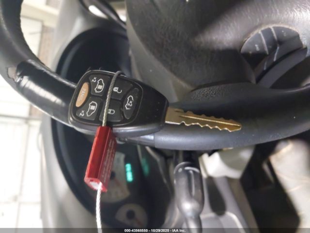 2005 CHRYSLER TOWN & COUNTRY 2C4GP54L05R101807 Photo 10