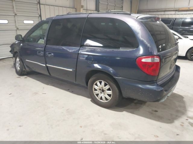 2005 CHRYSLER TOWN & COUNTRY 2C4GP54L05R101807 Photo 2