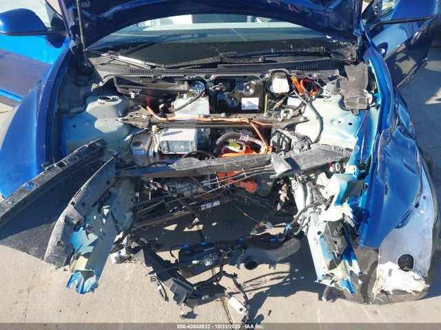 2025 TESLA MODEL 3 5YJ3E1EA4SF045775 Photo 9