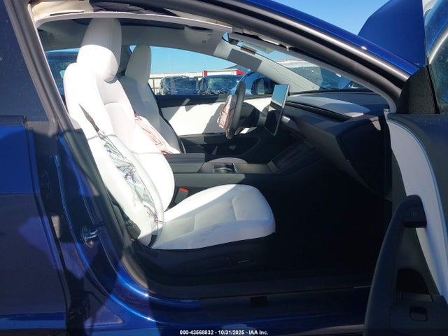 2025 TESLA MODEL 3 5YJ3E1EA4SF045775 Photo 4