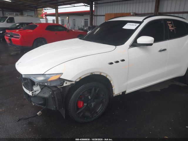 2017 MASERATI LEVANTE ZN661XUS8HX234934 Photo 1