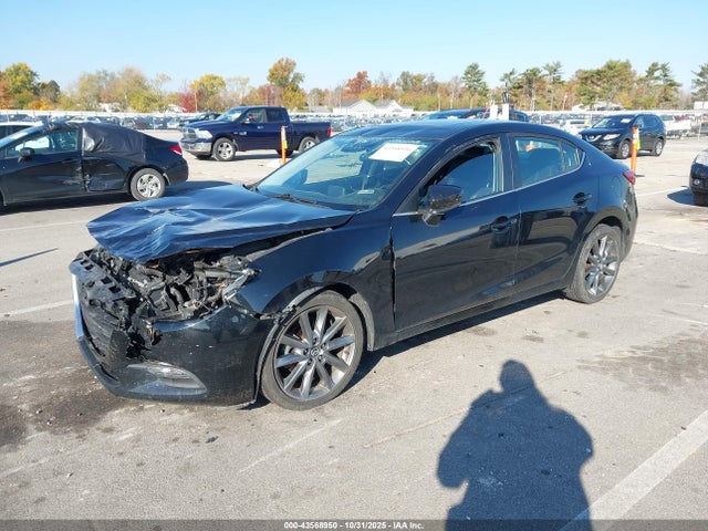Продаж на аукціоні авто 2018 Mazda Mazda3 Touring, vin: 3MZBN1V32JM241282, номер лоту: 43568950
