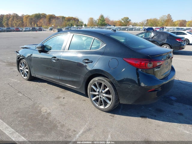 Продаж на аукціоні авто 2018 Mazda Mazda3 Touring, vin: 3MZBN1V32JM241282, номер лоту: 43568950