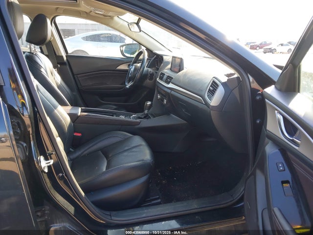 Продаж на аукціоні авто 2018 Mazda Mazda3 Touring, vin: 3MZBN1V32JM241282, номер лоту: 43568950