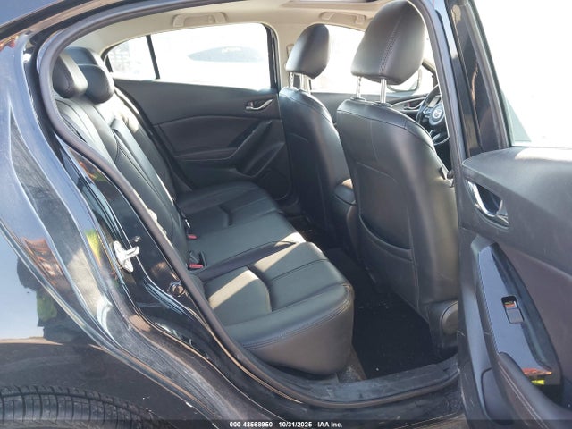 Продаж на аукціоні авто 2018 Mazda Mazda3 Touring, vin: 3MZBN1V32JM241282, номер лоту: 43568950