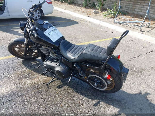 2016 HARLEY-DAVIDSON FXDLS 1HD1GS867GC324509 Photo 2