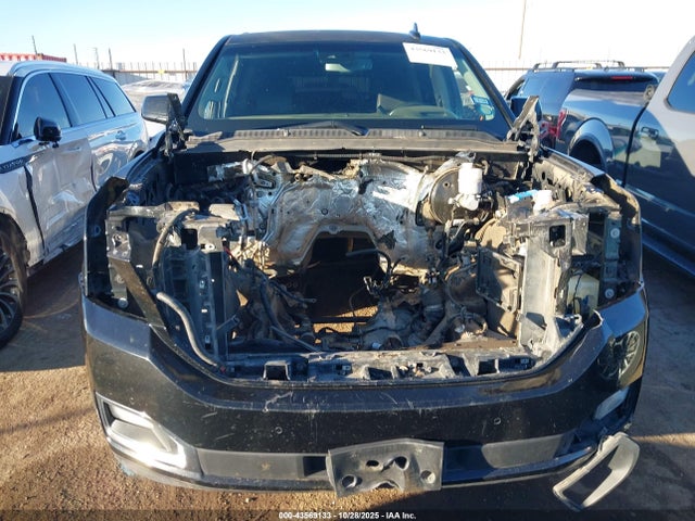 43569133 :رقم المزاد ، 1GKS2HKJ4HR374162 vin ، 2017 Gmc Yukon Xl Denali مزاد بيع