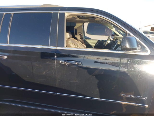 43569133 :رقم المزاد ، 1GKS2HKJ4HR374162 vin ، 2017 Gmc Yukon Xl Denali مزاد بيع