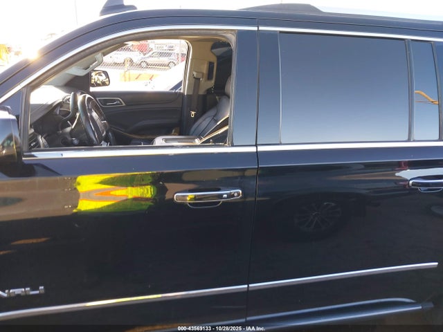 43569133 :رقم المزاد ، 1GKS2HKJ4HR374162 vin ، 2017 Gmc Yukon Xl Denali مزاد بيع