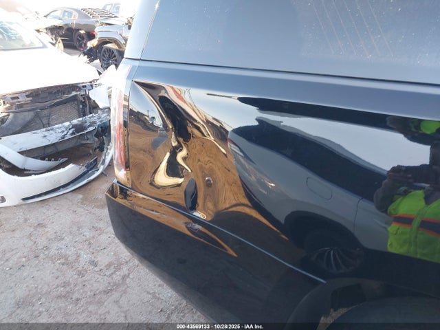 43569133 :رقم المزاد ، 1GKS2HKJ4HR374162 vin ، 2017 Gmc Yukon Xl Denali مزاد بيع