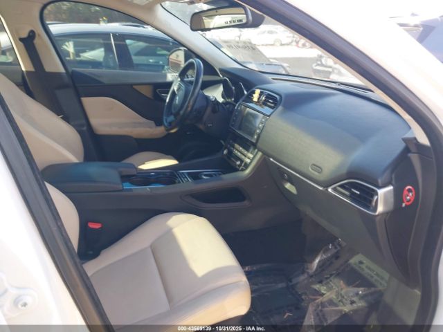 2017 JAGUAR F-PACE SADCJ2BV4HA069010 Photo 4
