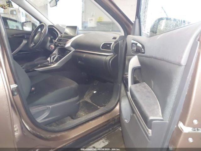 2019 MITSUBISHI ECLIPSE CROSS JA4AT4AA6KZ002628 Photo 4