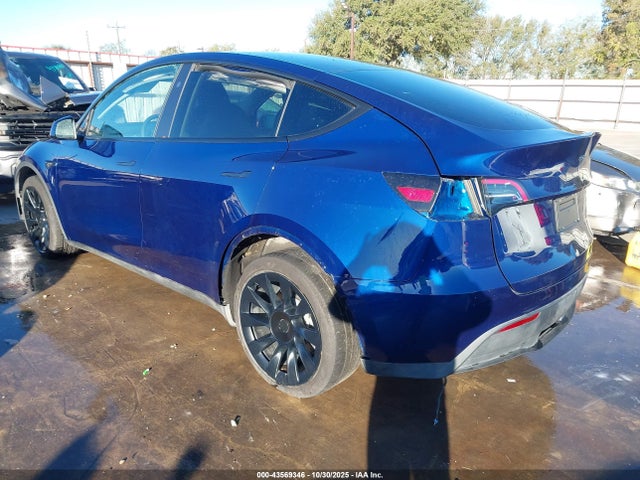 2024 TESLA MODEL Y 7SAYGDEEXRA283953 Photo 2