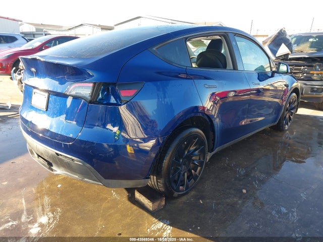 2024 TESLA MODEL Y 7SAYGDEEXRA283953 Photo 3