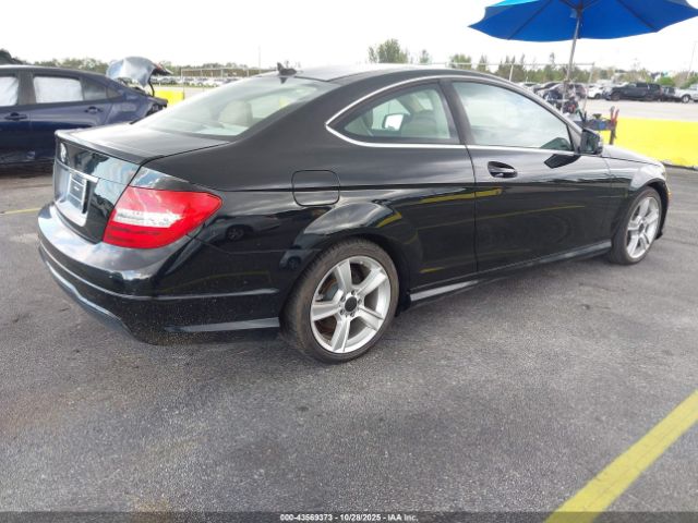 2013 MERCEDES-BENZ C 250 WDDGJ4HB5DG030719 Photo 3