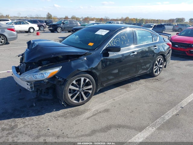 Nissan Altima 2.5 S 2018 1N4AL3AP3JC131521 Image 2