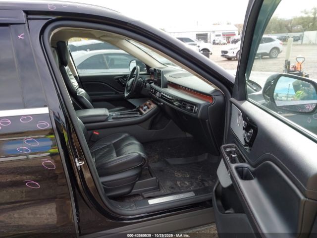 2021 LINCOLN AVIATOR 5LM5J7XCXMGL12926 Photo 4