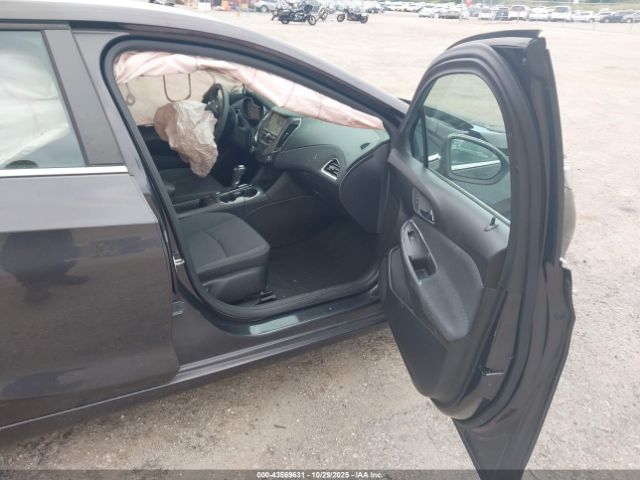 2017 CHEVROLET CRUZE 1G1BE5SM1H7246820 Photo 4