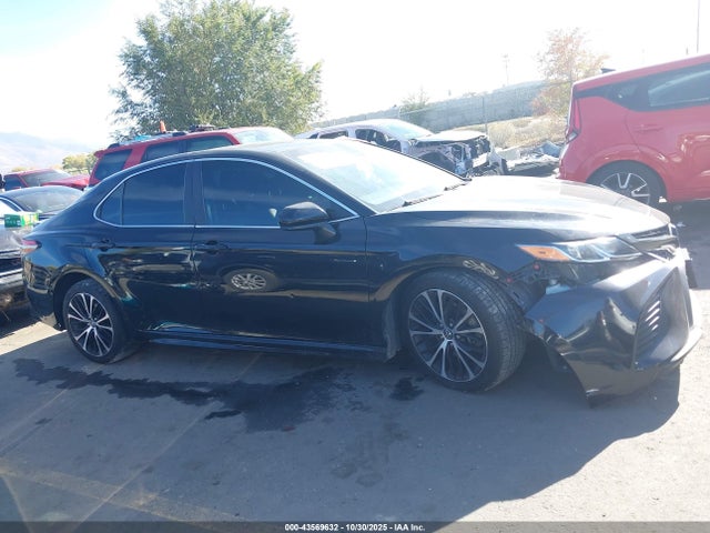4T1B11HK0JU652978 Toyota CAMRY SE