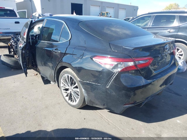4T1B11HK0JU652978 Toyota CAMRY SE