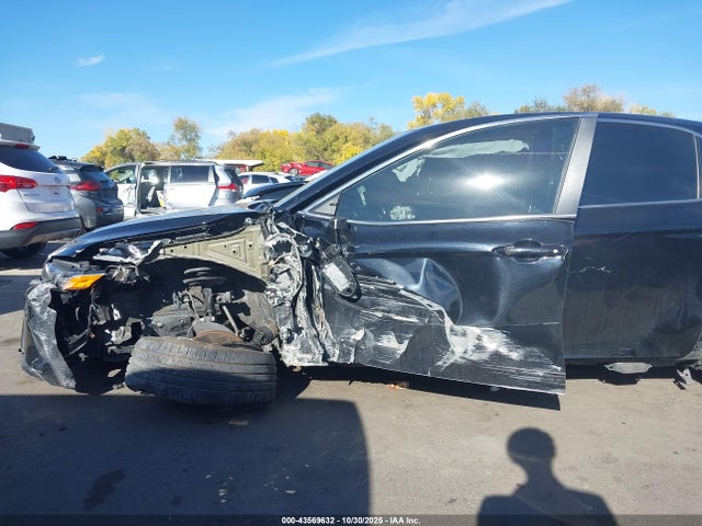 4T1B11HK0JU652978 Toyota CAMRY SE