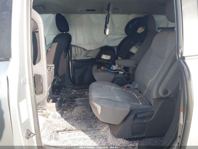 2021 TOYOTA SIENNA 5TDKRKECXMS042563 Photo 7