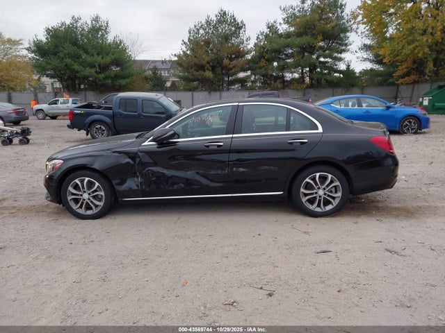 Продажа на аукционе авто 2017 Mercedes-benz C 300 4matic, vin: 55SWF4KBXHU186883, номер лота: 43569744
